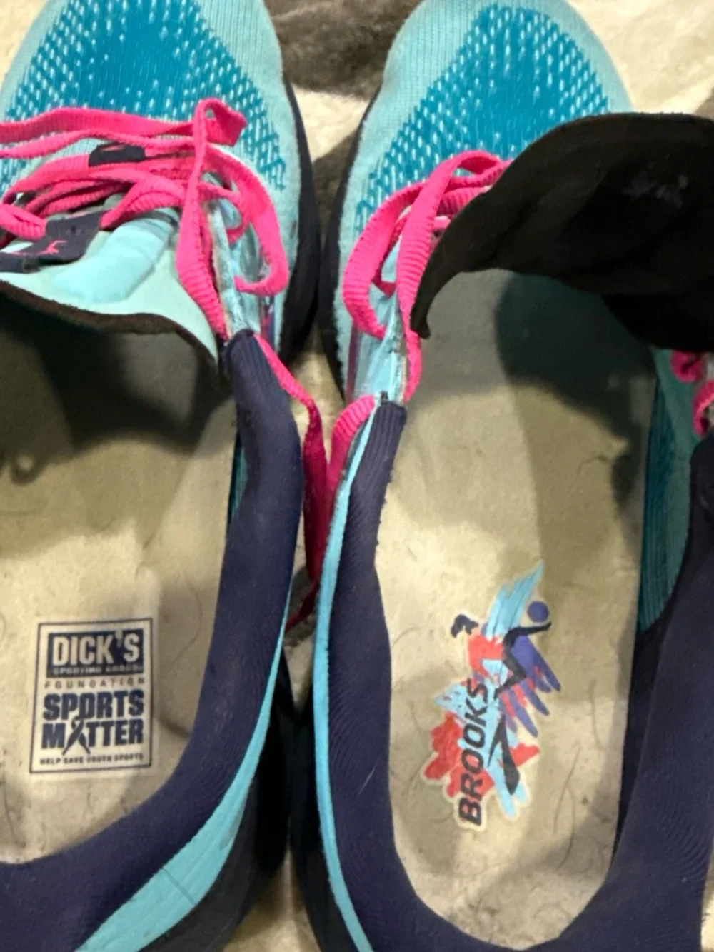 Brooks Women's Launch 9 Running Shoes with Pink Laces